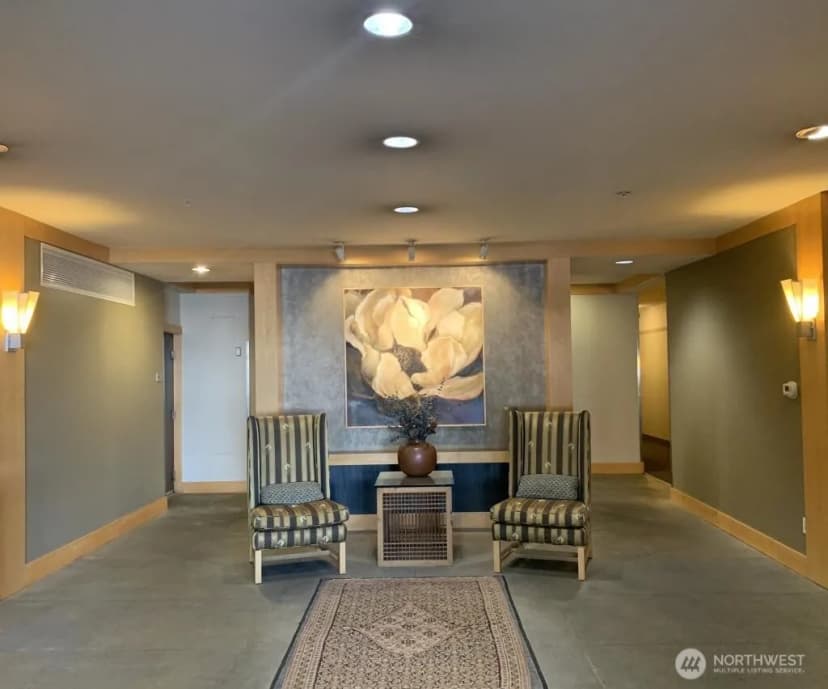 Property photo for 720 Queen Anne Avenue N #401, Seattle photo 12