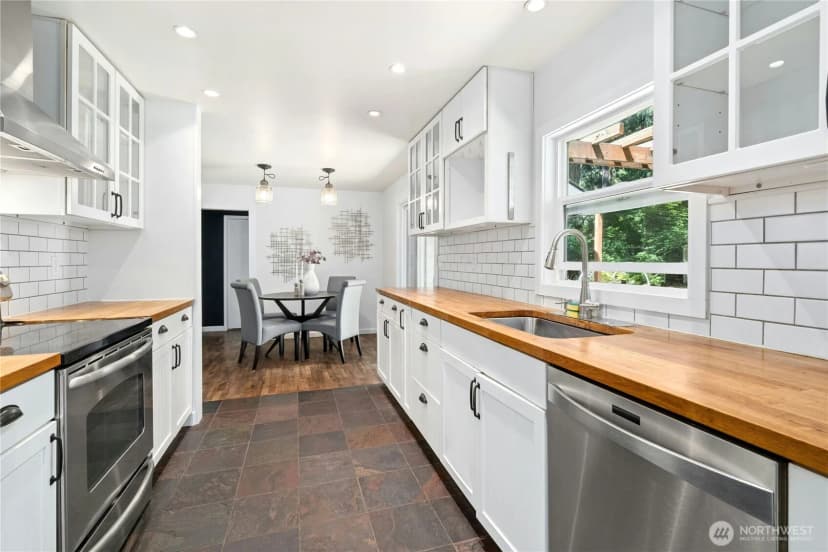 Property photo for 6311 216th Street Se, Woodinville photo 9