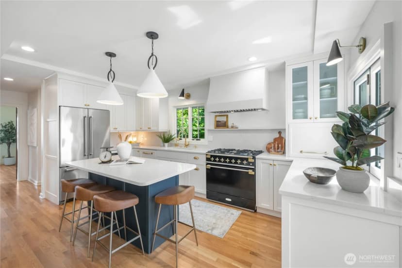 Property photo for 7702 Sunnyside Avenue N, Seattle photo 6
