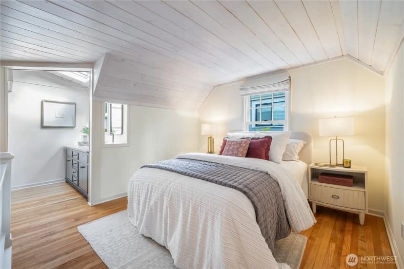 Property photo for 7702 Sunnyside Avenue N, Seattle photo 19