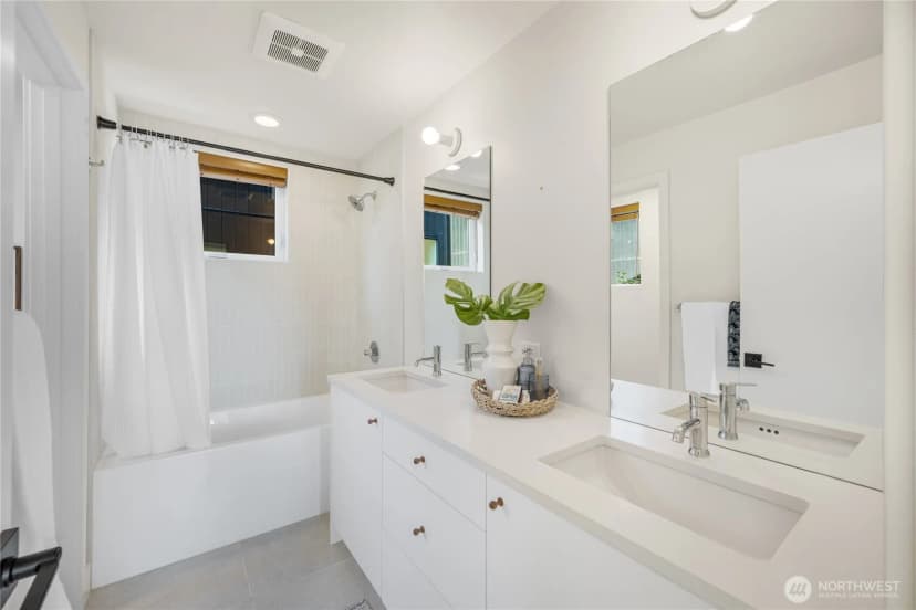 Property photo for 524 N 86th Street, Seattle photo 16