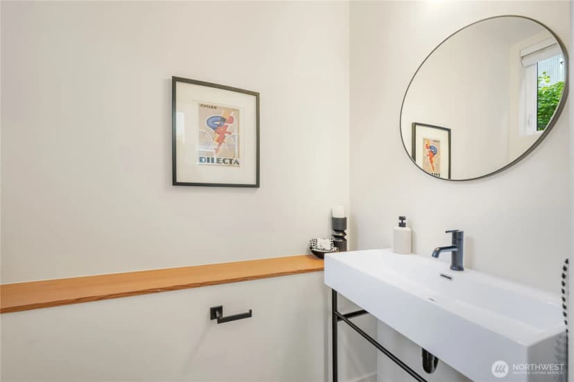 Property photo for 524 N 86th Street, Seattle photo 11