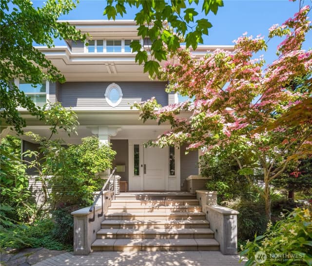 Property photo for 1065 Summit Avenue E, Seattle