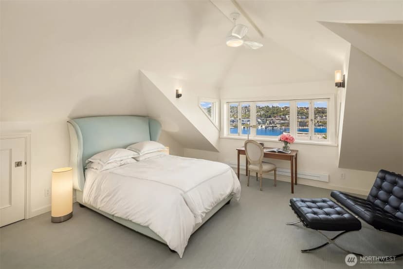 Property photo for 1065 Summit Avenue E, Seattle photo 19