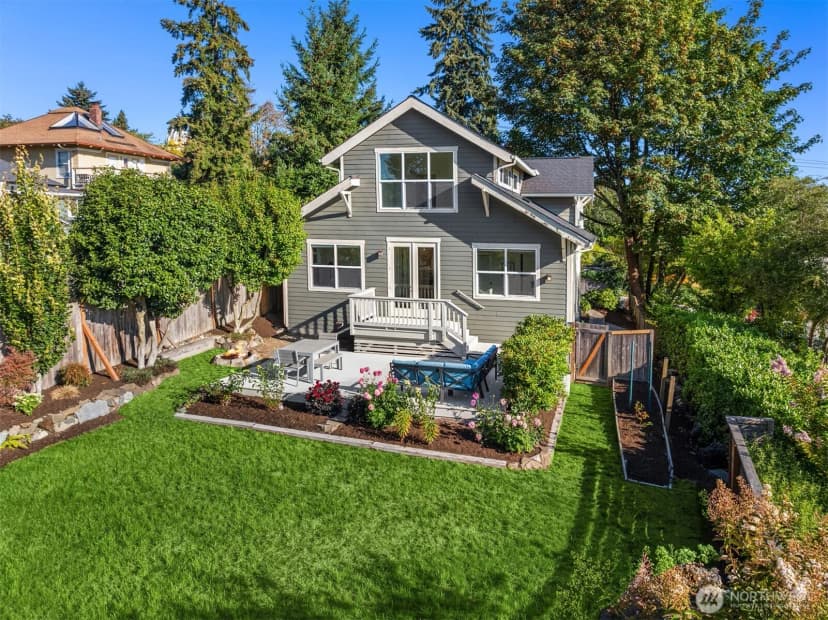 Property photo for 2313 E Mercer Street, Seattle photo 18