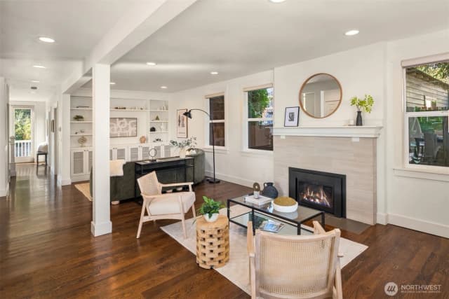 Property photo for 2313 E Mercer Street, Seattle photo 5