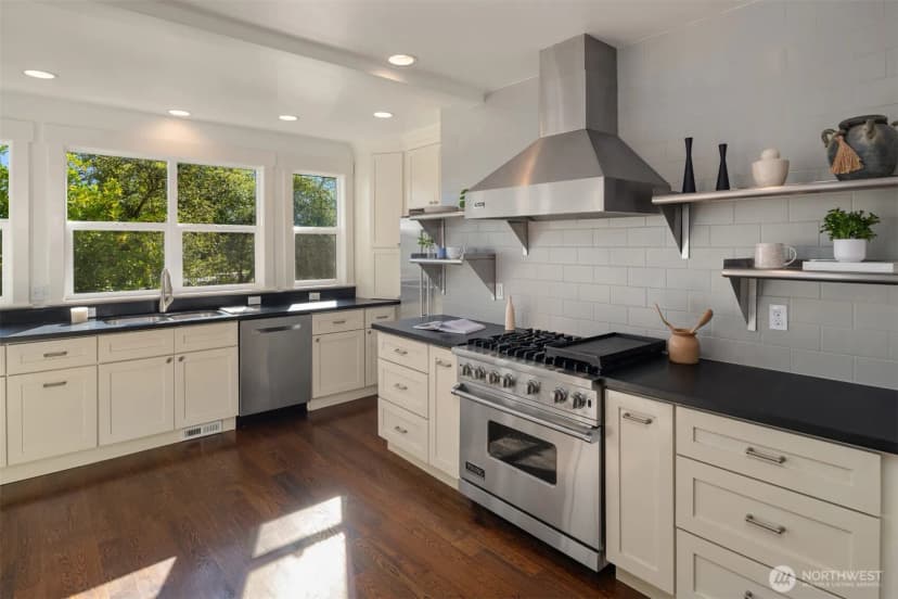 Property photo for 2313 E Mercer Street, Seattle photo 10