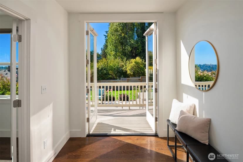 Property photo for 2313 E Mercer Street, Seattle photo 17