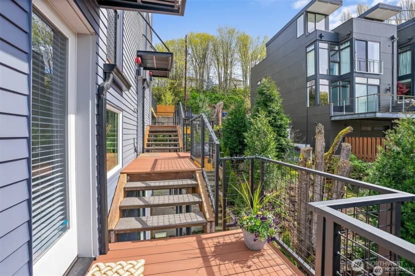 Property photo for 2513 13th Avenue S #e, Seattle
