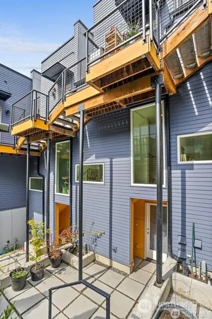 Property photo for 2513 13th Avenue S #e, Seattle photo 24