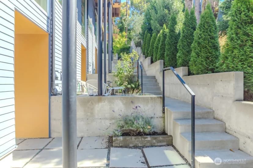 Property photo for 2513 13th Avenue S #e, Seattle photo 19