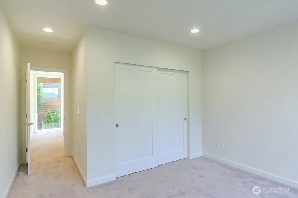 Property photo for 2513 13th Avenue S #e, Seattle photo 9