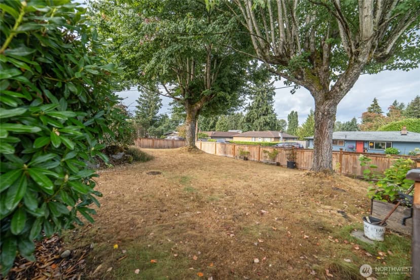 Property photo for 17220 129th Avenue Se, Renton photo 3