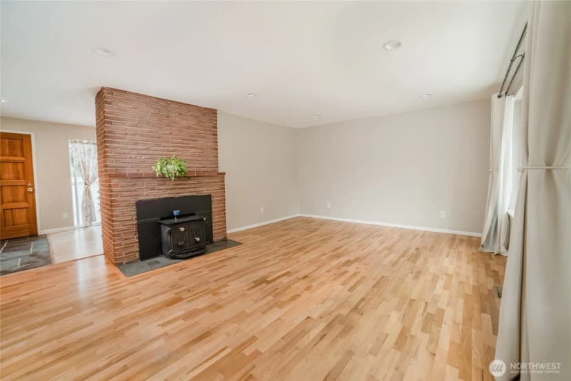 Property photo for 17220 129th Avenue Se, Renton photo 17