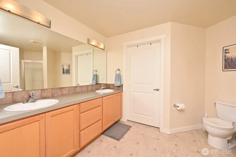 Property photo for 12534 15th Avenue Ne #36, Seattle photo 20
