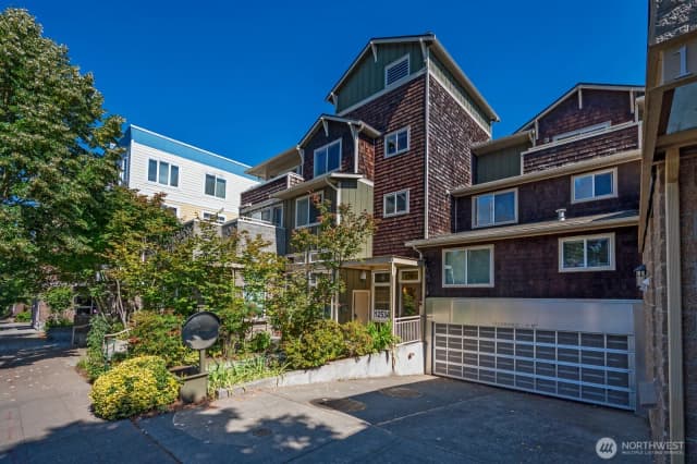 Property photo for 12534 15th Avenue Ne #36, Seattle photo 2