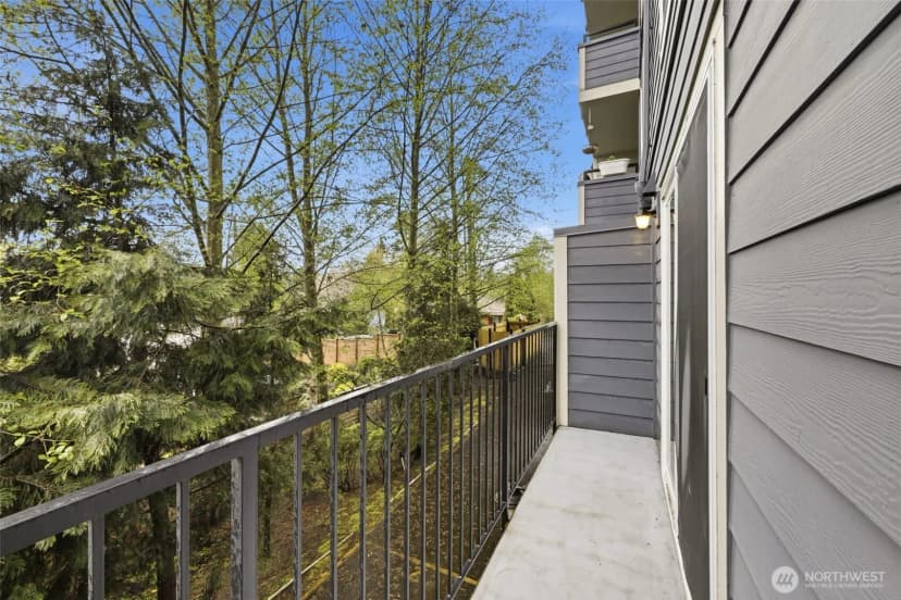 Property photo for 9057 Greenwood Avenue N #102, Seattle photo 16