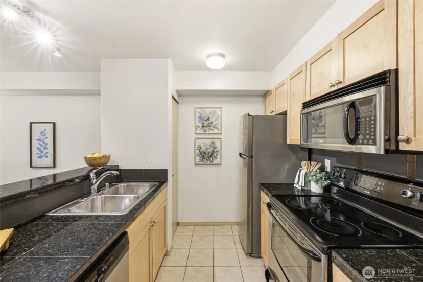 Property photo for 9057 Greenwood Avenue N #102, Seattle photo 6
