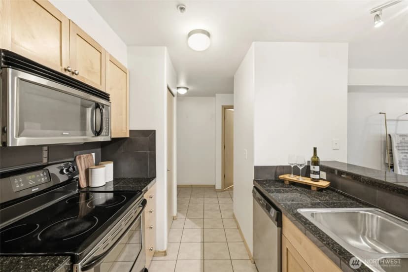 Property photo for 9057 Greenwood Avenue N #102, Seattle photo 8
