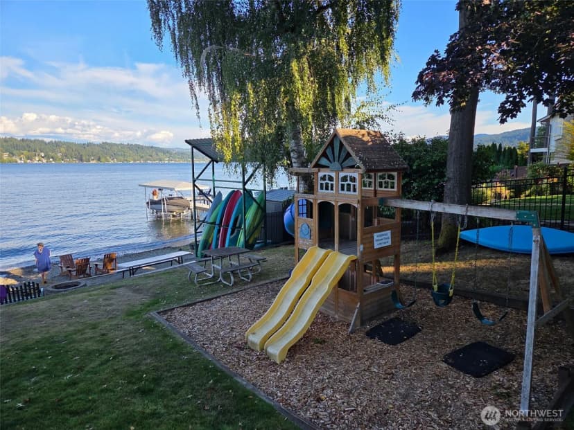 Property photo for 2536 171st Avenue Se, Bellevue photo 34