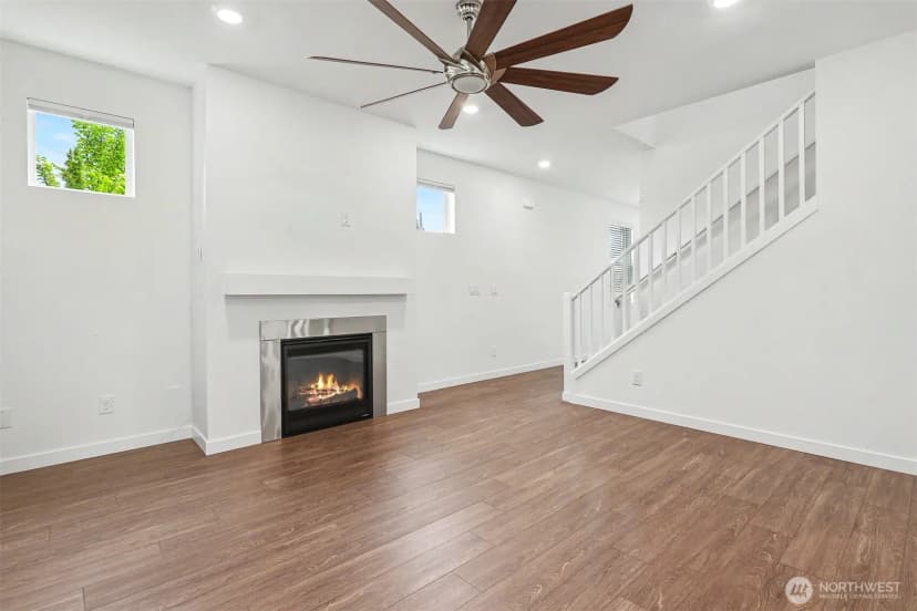 Property photo for 11526 Se 238th Street, Kent photo 14