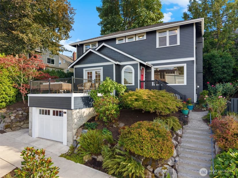 Property photo for 3205 E Pine Street, Seattle photo 2