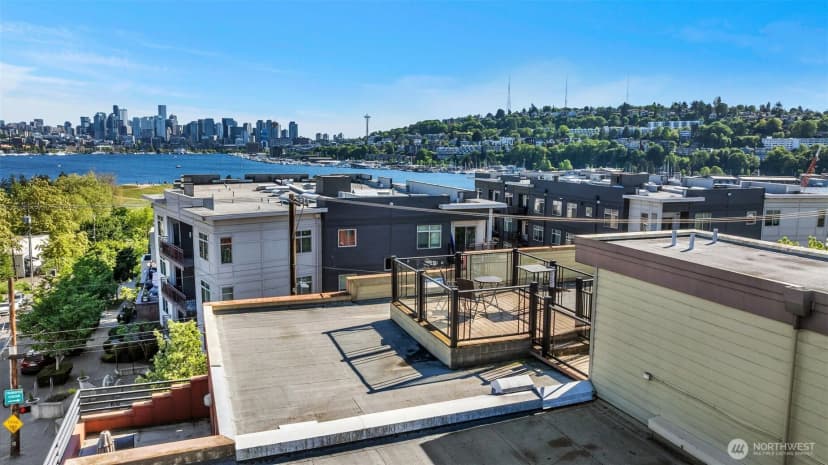Property photo for 3401 Wallingford Avenue N #210, Seattle photo 17