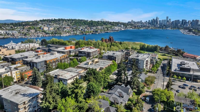 Property photo for 3401 Wallingford Avenue N #210, Seattle photo 21