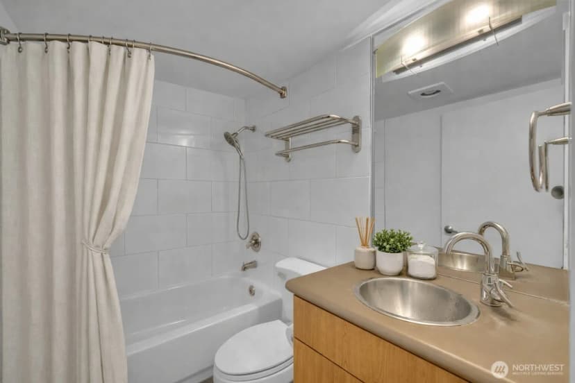 Property photo for 3401 Wallingford Avenue N #210, Seattle photo 7