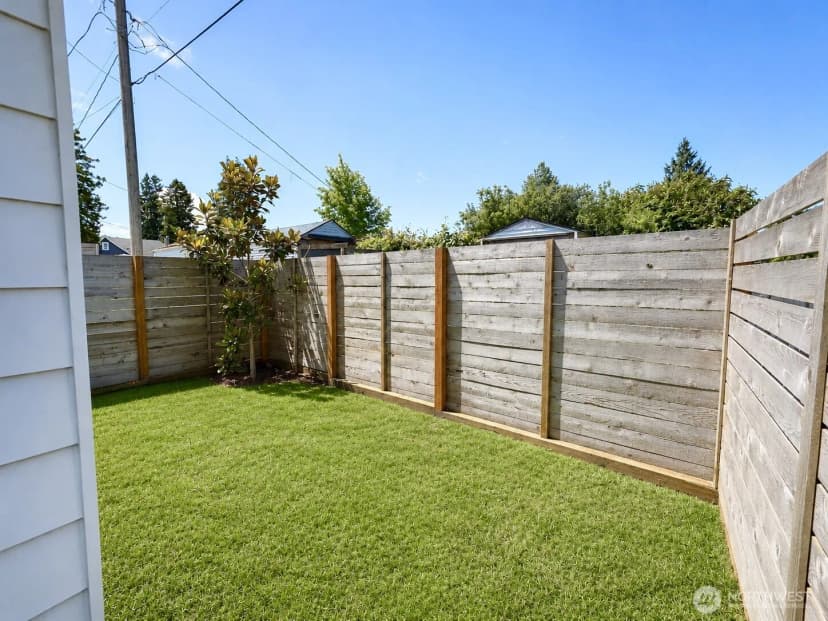 Property photo for 8449 18th Avenue Sw #c, Seattle photo 20