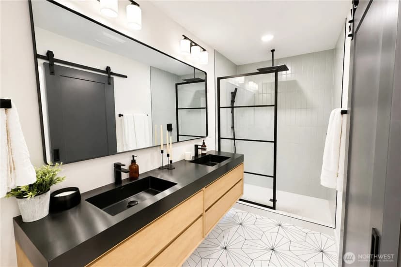 Property photo for 8449 18th Avenue Sw #c, Seattle photo 12