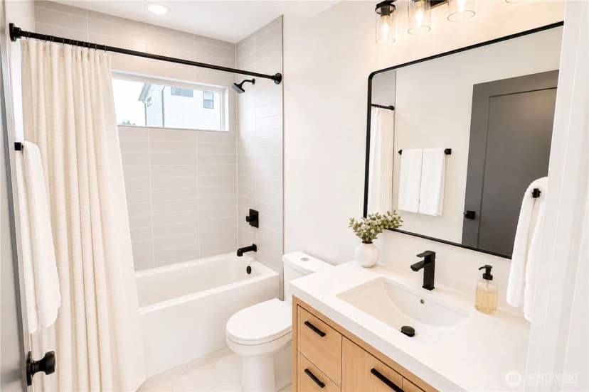 Property photo for 8449 18th Avenue Sw #c, Seattle photo 15
