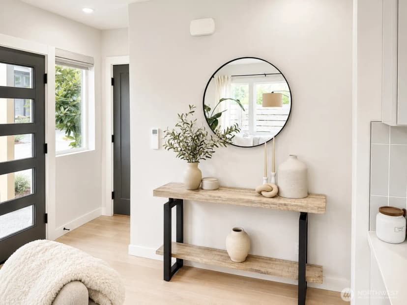 Property photo for 8449 18th Avenue Sw #c, Seattle photo 4