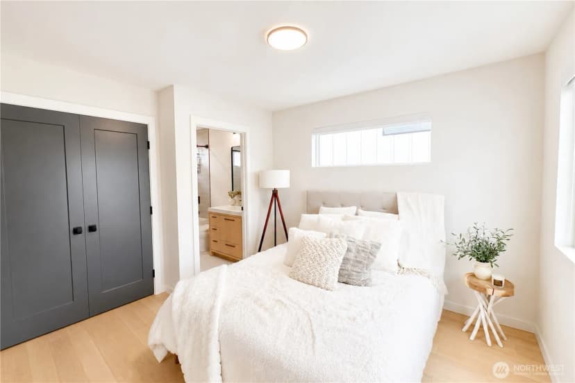 Property photo for 8449 18th Avenue Sw #c, Seattle photo 14