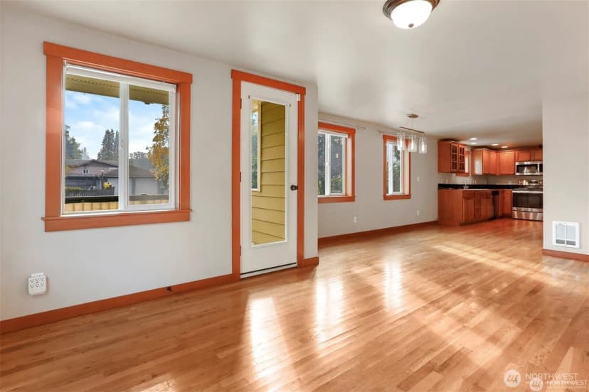 Property photo for 900 Sw Elmgrove Street, Seattle photo 5