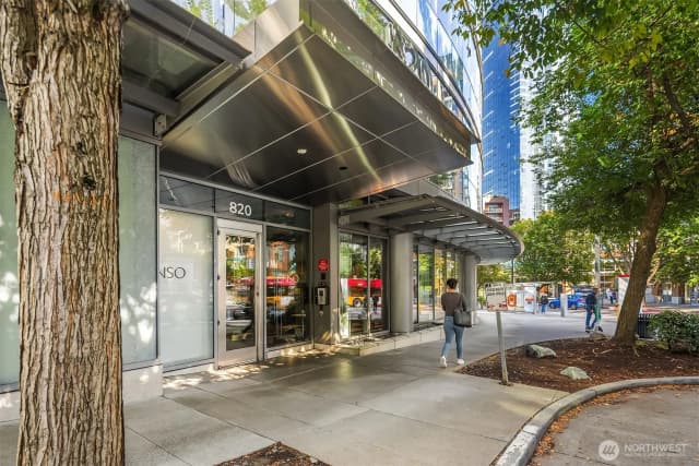 Property photo for 820 Blanchard Street #1209, Seattle photo 2