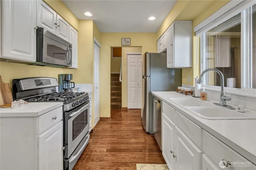 Property photo for 2027 187th Place Se, Bothell photo 11