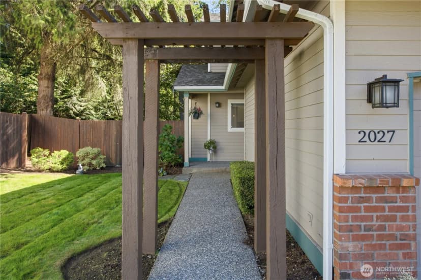 Property photo for 2027 187th Place Se, Bothell photo 2