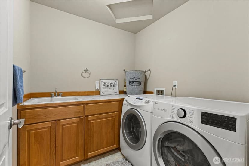 Property photo for 12620 3rd Avenue Ne, Marysville photo 28