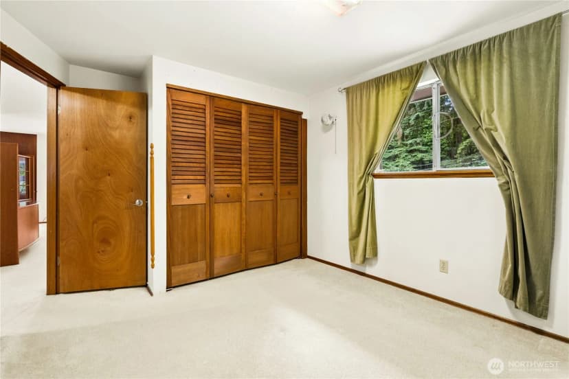 Property photo for 13816 Ne 137th Street, Kirkland photo 14