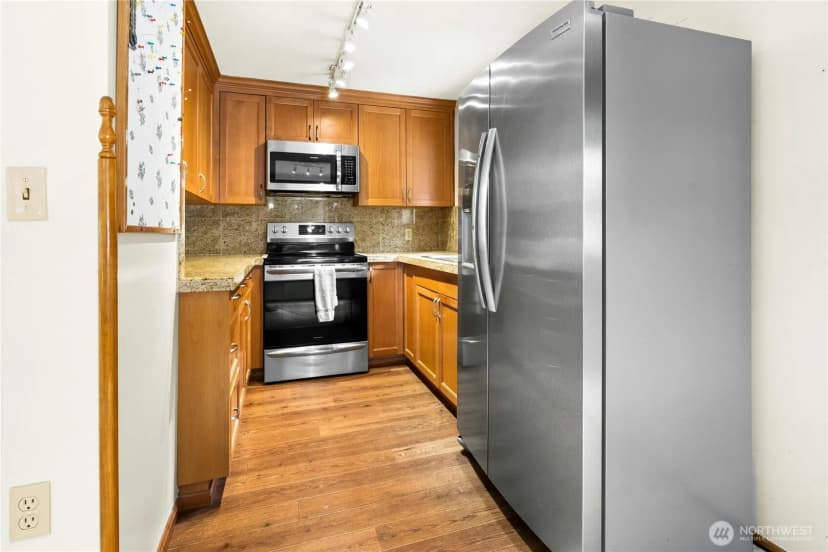 Property photo for 13816 Ne 137th Street, Kirkland photo 9