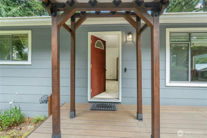 Property photo for 13816 Ne 137th Street, Kirkland photo 3