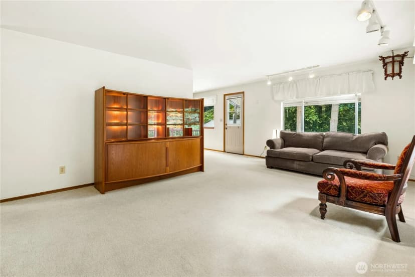 Property photo for 13816 Ne 137th Street, Kirkland photo 6