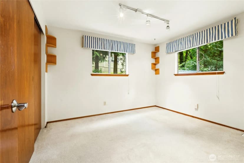 Property photo for 13816 Ne 137th Street, Kirkland photo 11