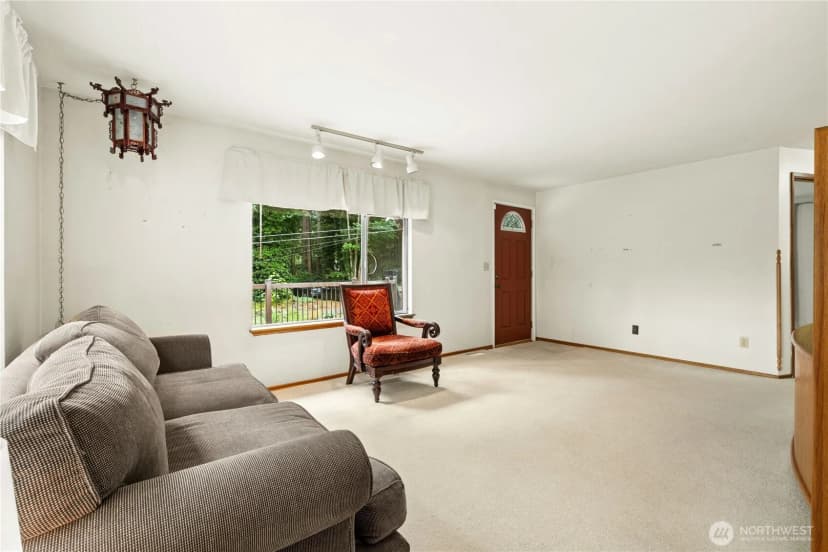 Property photo for 13816 Ne 137th Street, Kirkland photo 4