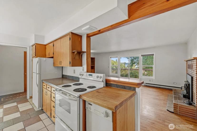 Property photo for 4511 Lakeway Drive, Bellingham photo 11