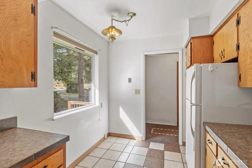Property photo for 4511 Lakeway Drive, Bellingham photo 12