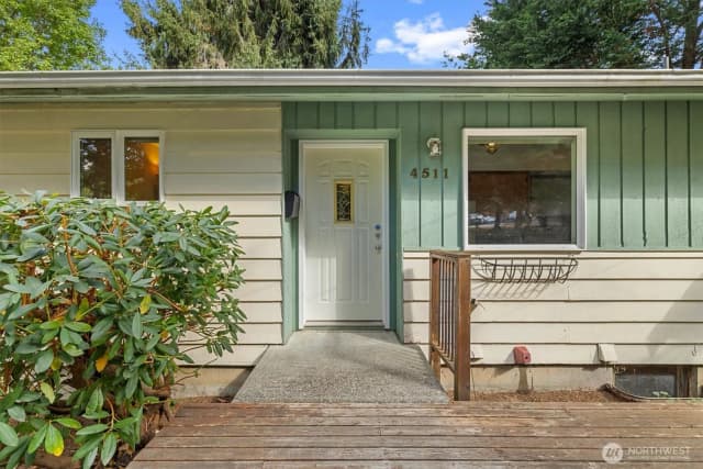 Property photo for 4511 Lakeway Drive, Bellingham photo 2