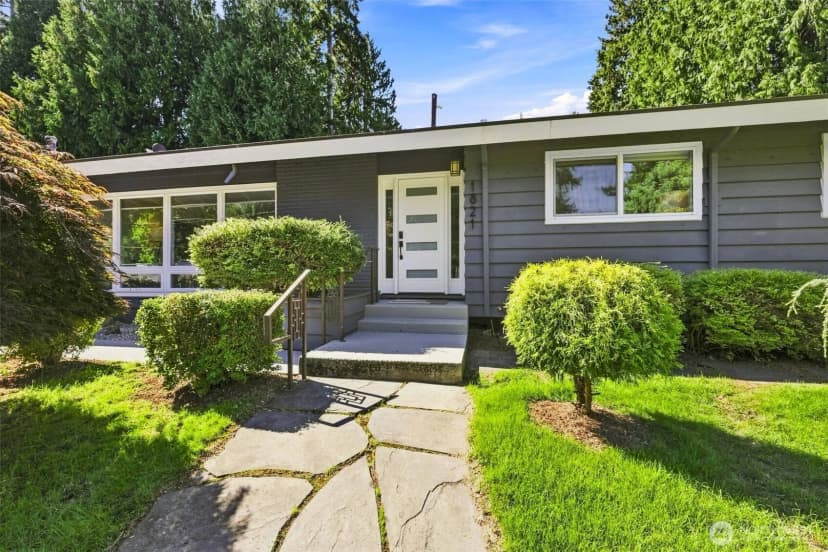 Property photo for 1821 155th Avenue Se, Bellevue photo 2