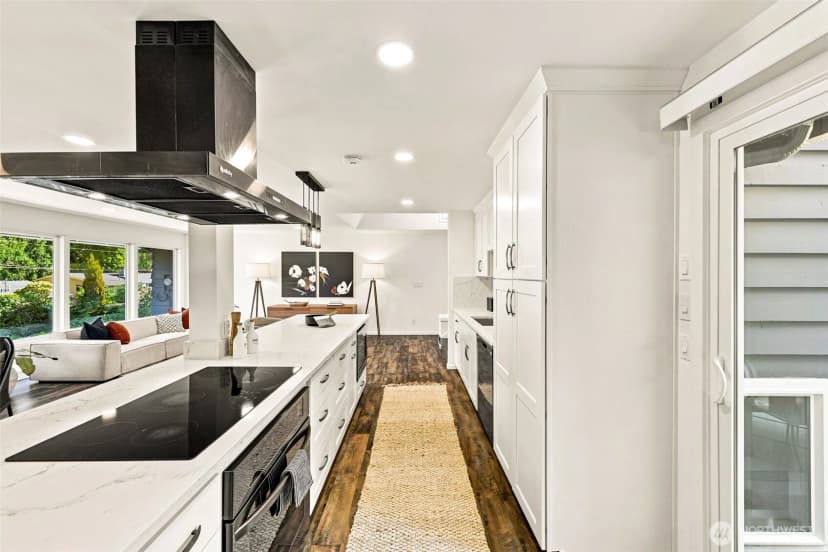Property photo for 1821 155th Avenue Se, Bellevue photo 10